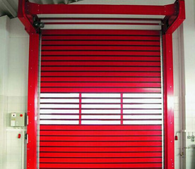 卷帘门启闭时的注意事项